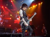 Concerts 2012 0605 paris alphaxl 125 Guns N' Roses